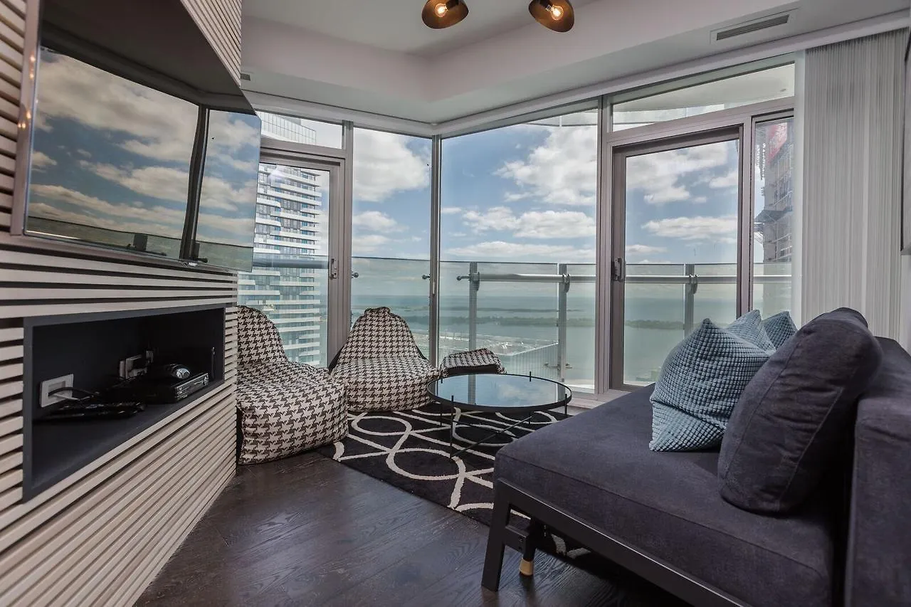 Apartment Applewood Suites - 3 Bdrm Luxury Lakeview Toronto
