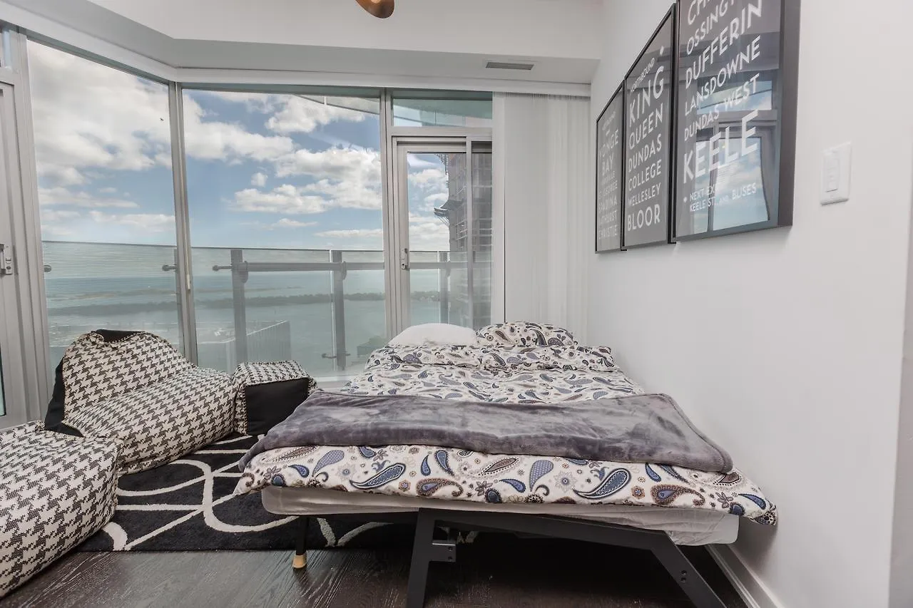 Apartment Applewood Suites - 3 Bdrm Luxury Lakeview Toronto
