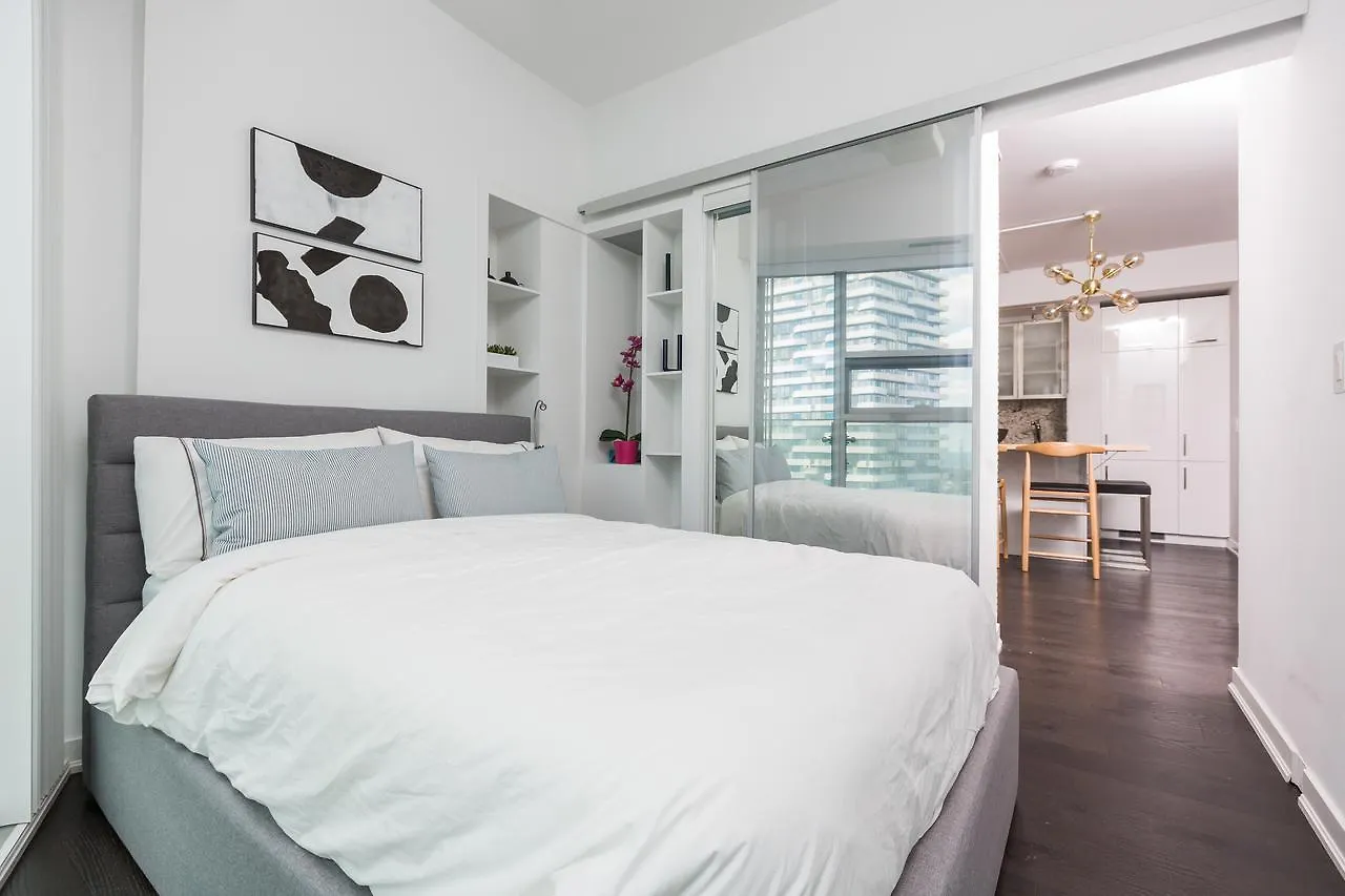 Apartment Applewood Suites - 3 Bdrm Luxury Lakeview Toronto