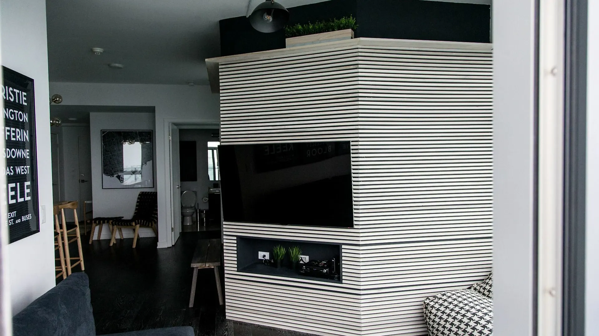 Apartment Applewood Suites - 3 Bdrm Luxury Lakeview Toronto