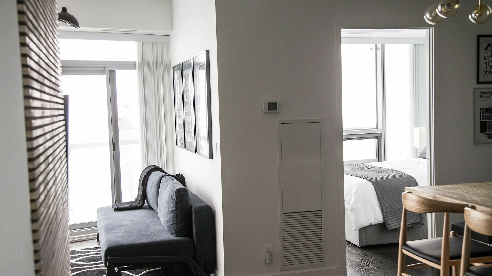 Apartment Applewood Suites - 3 Bdrm Luxury Lakeview Toronto